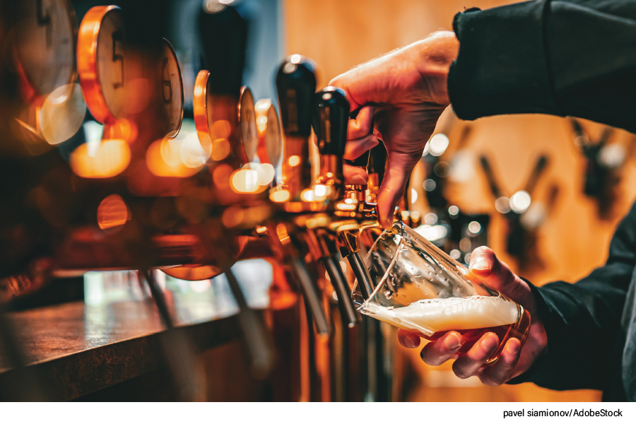 bar staff training, pouring beer